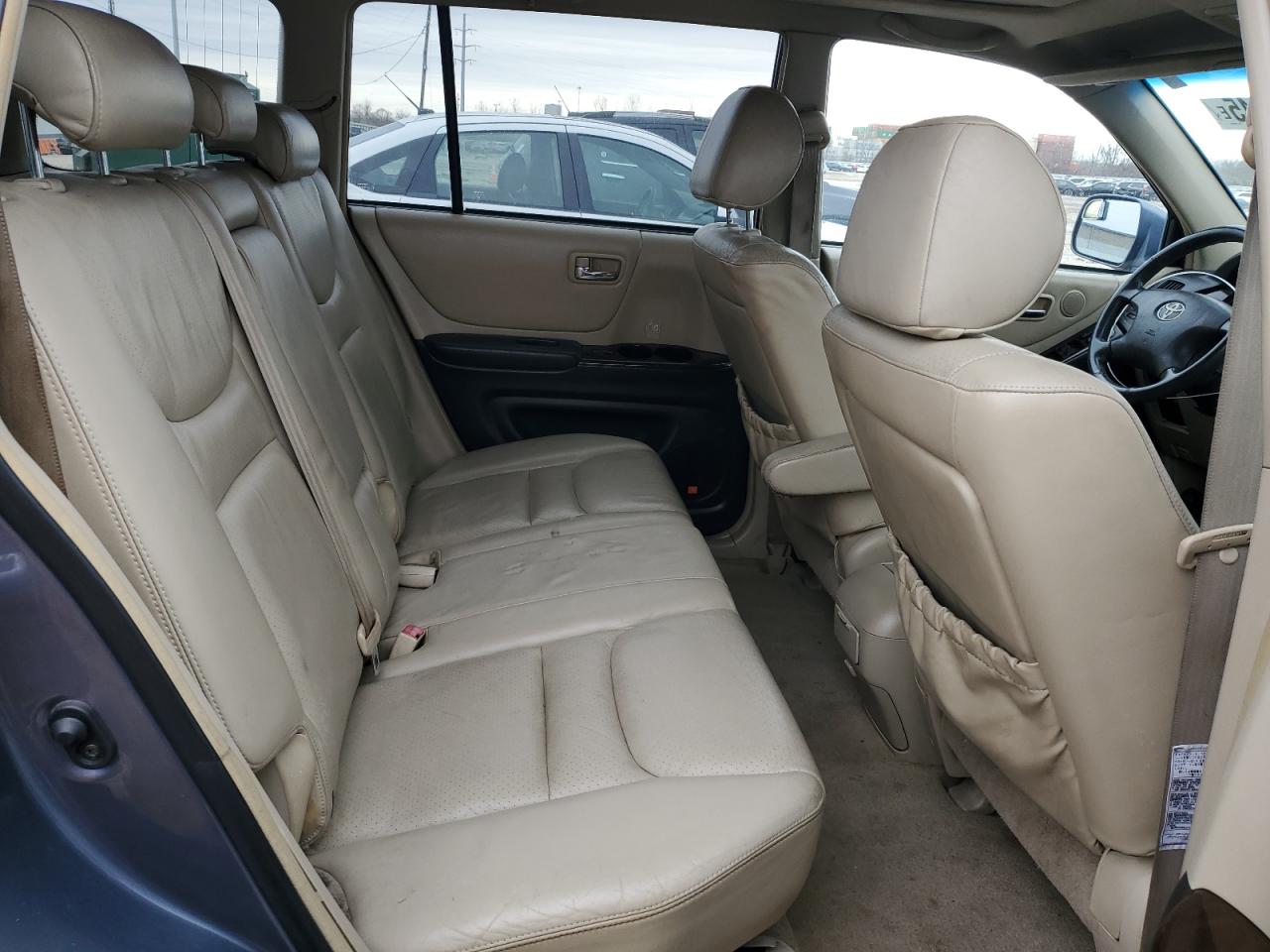 2003 Toyota Highlander - Image 11