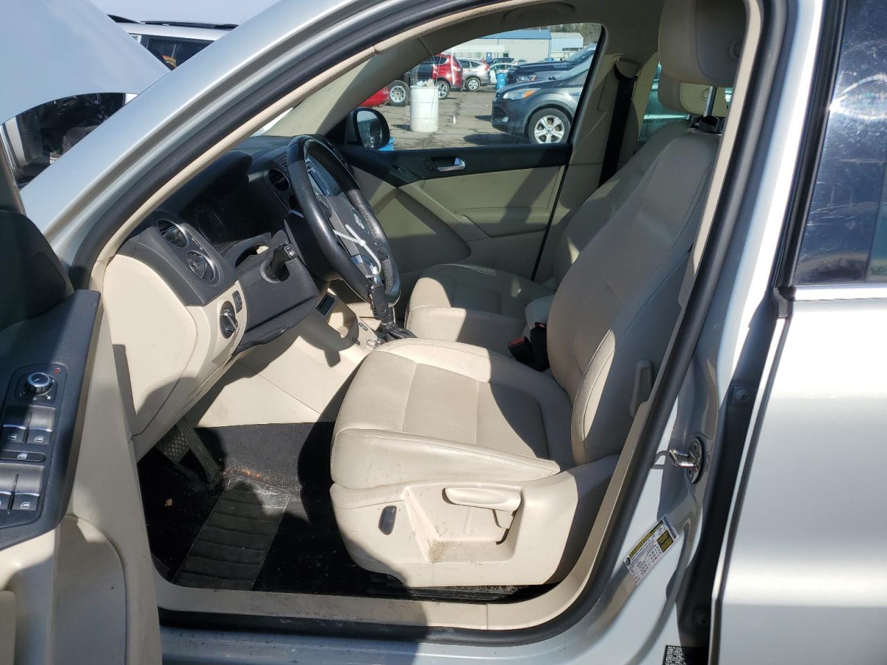 2015 Volkswagen Tiguan - Image 7