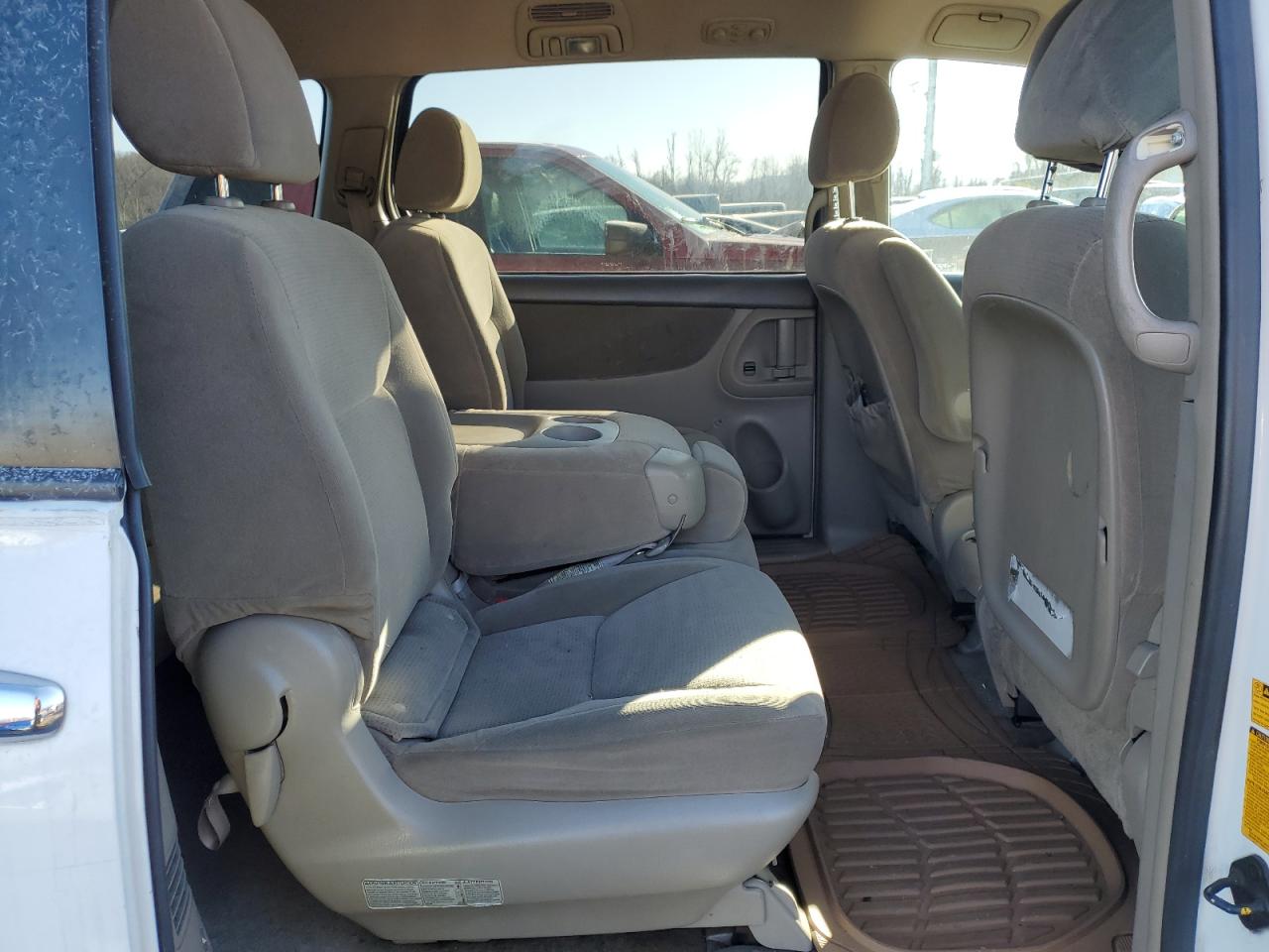2005 Toyota Sienna - Image 11