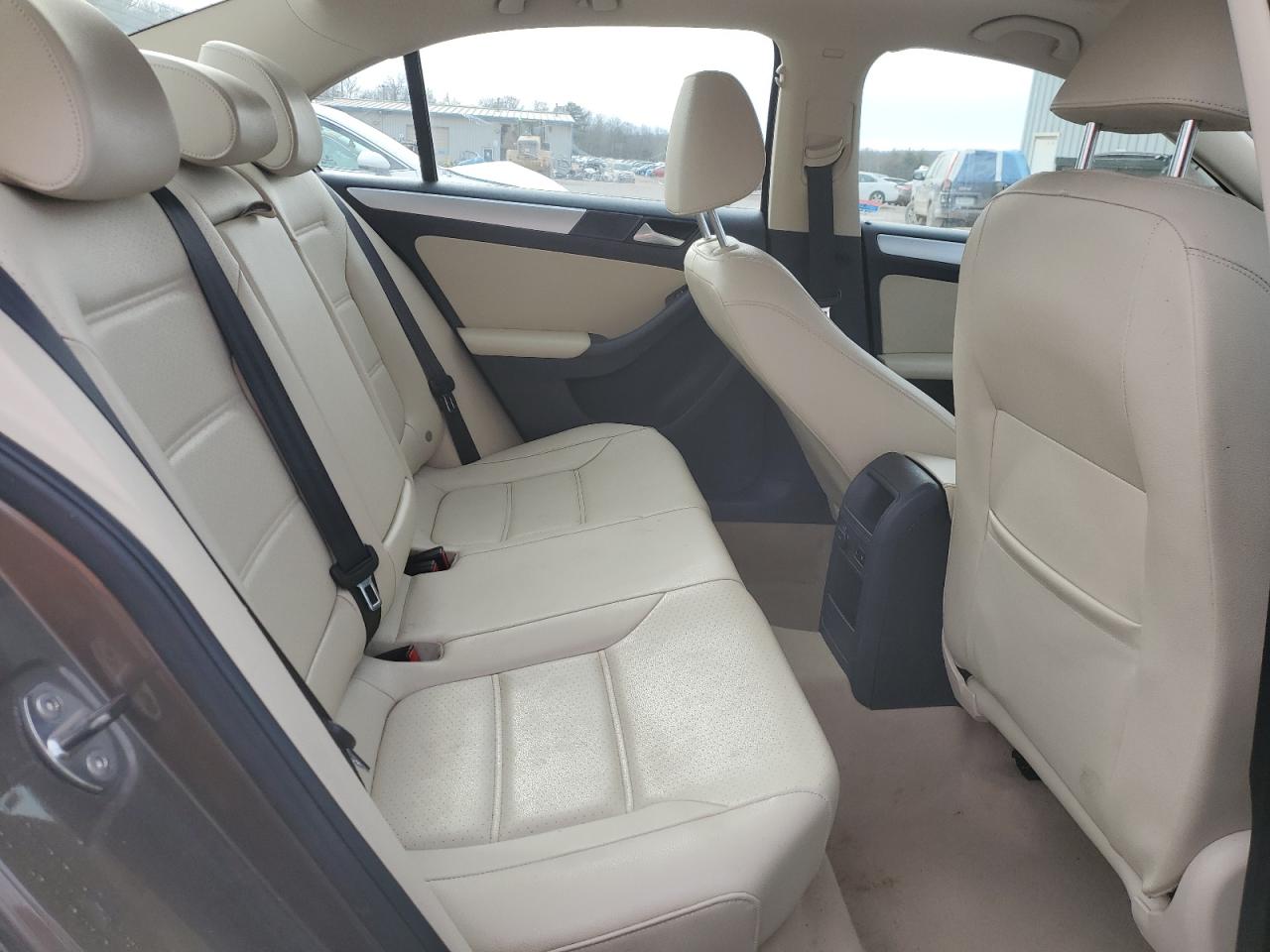 2014 Volkswagen Jetta - Image 10