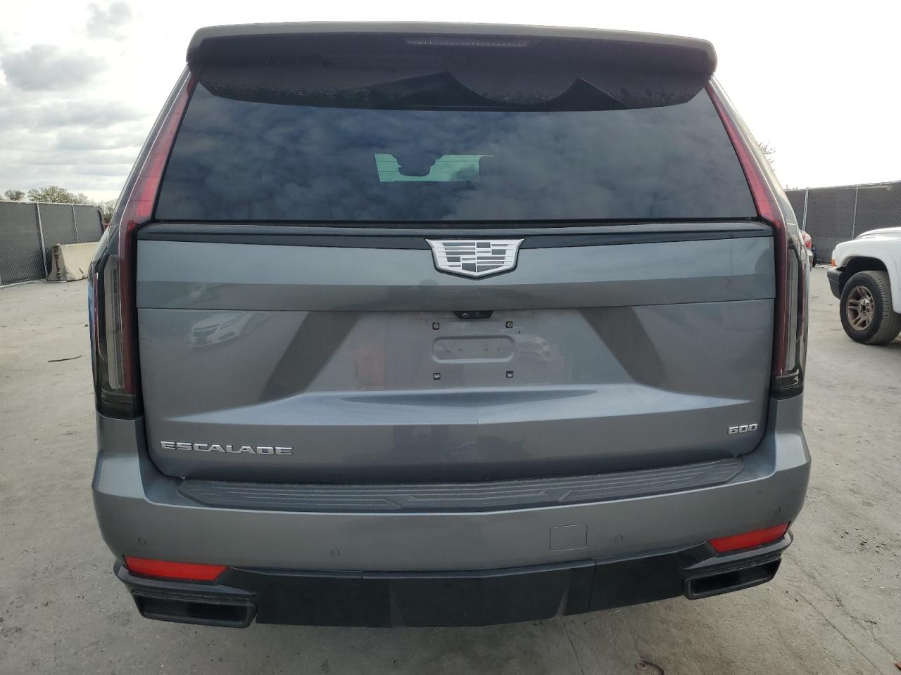 2022 Cadillac Escalade - Image 6