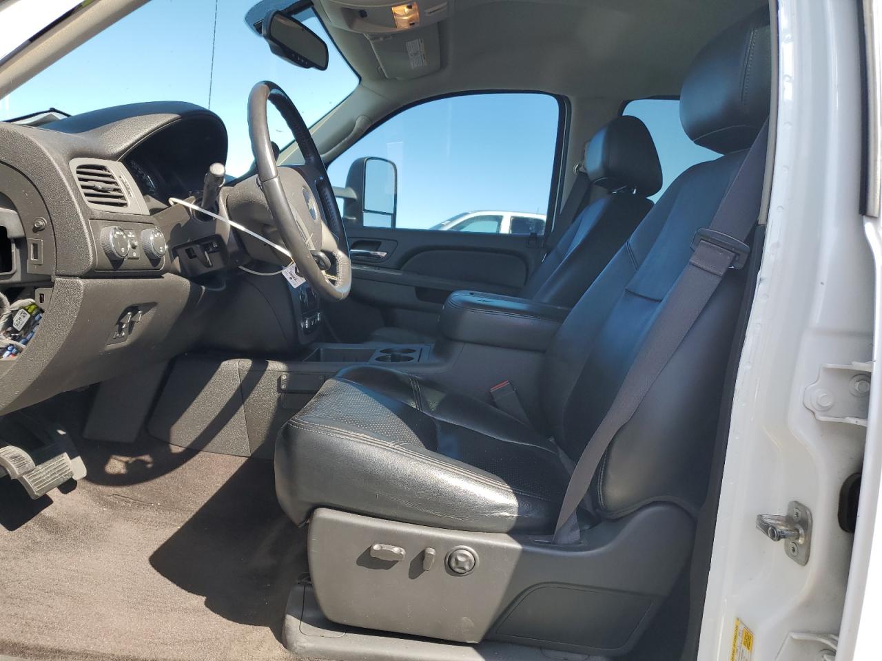 2013 Chevrolet Silverado - Image 7