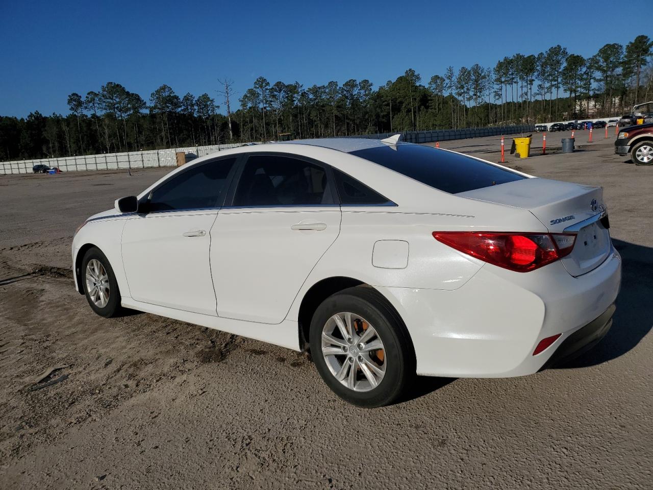 2014 Hyundai Sonata - Image 2
