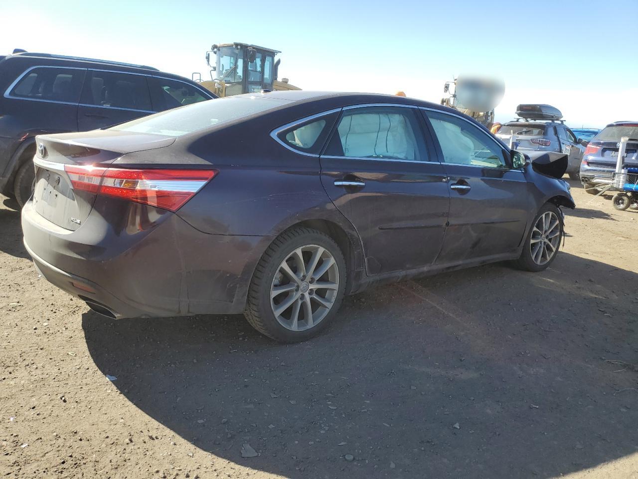 2015 Toyota Avalon - Image 3