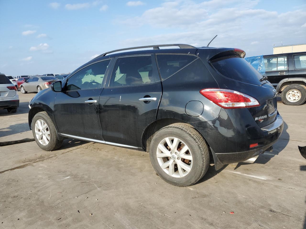 2014 Nissan Murano - Image 2