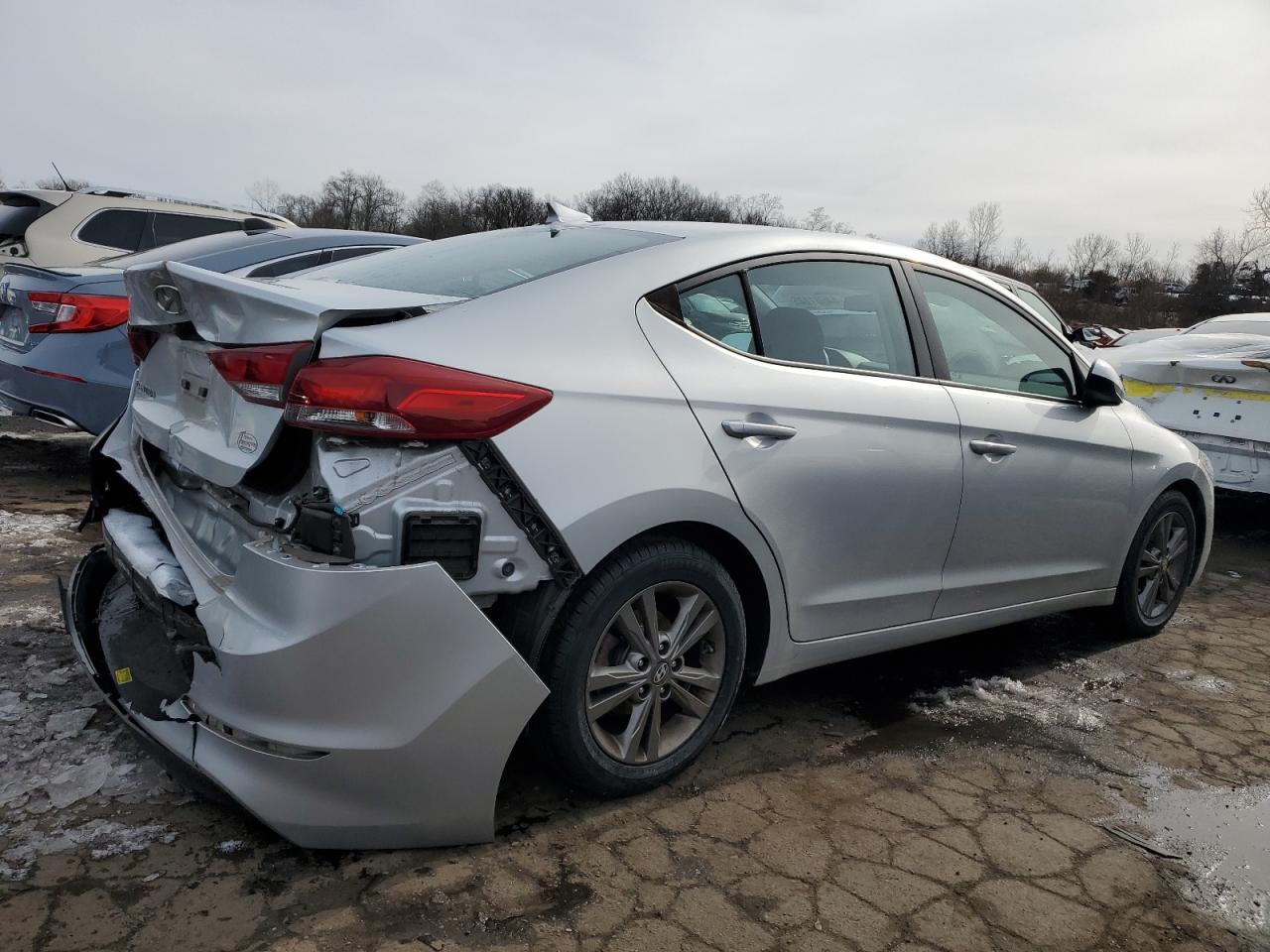 2018 Hyundai Elantra - Image 3