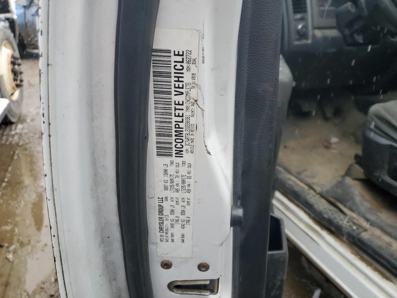 2013 RAM 3500 - Image 12