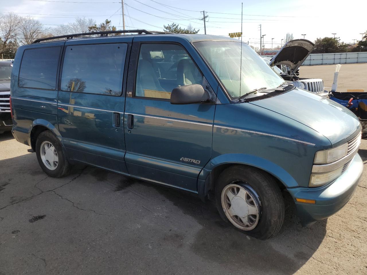 2000 Chevrolet Astro - Image 4