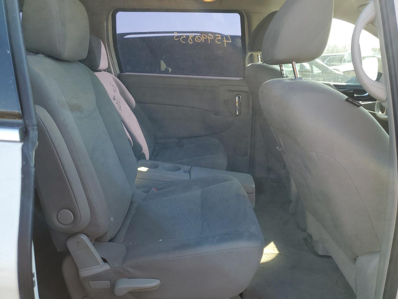 2015 Nissan Quest - Image 11