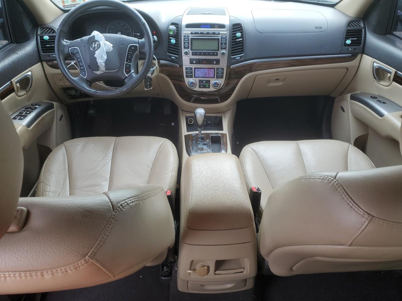 2012 Hyundai Santa Fe - Image 8