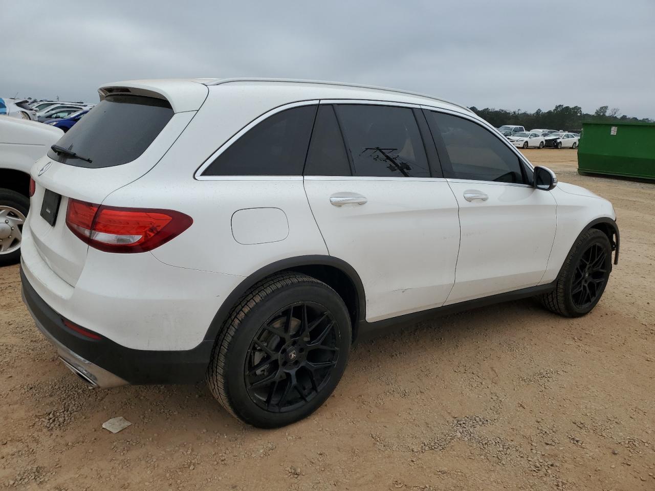 2016 Mercedes-Benz GLC - Image 3