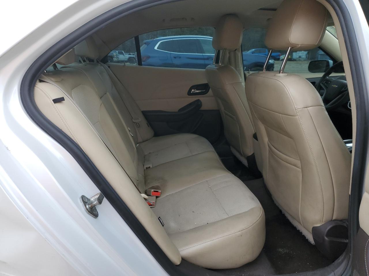 2015 Chevrolet Malibu - Image 10