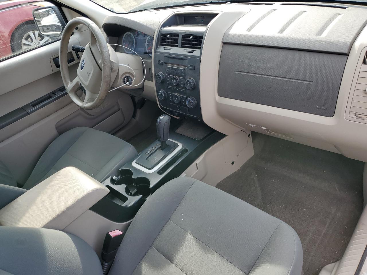 2010 Ford Escape - Image 8