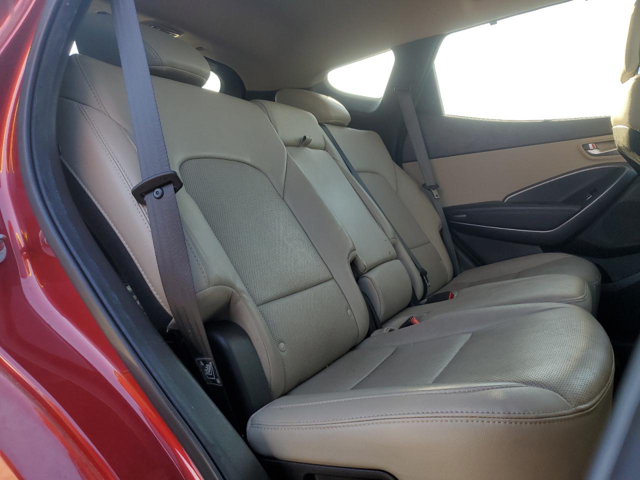2017 Hyundai Santa Fe - Image 11