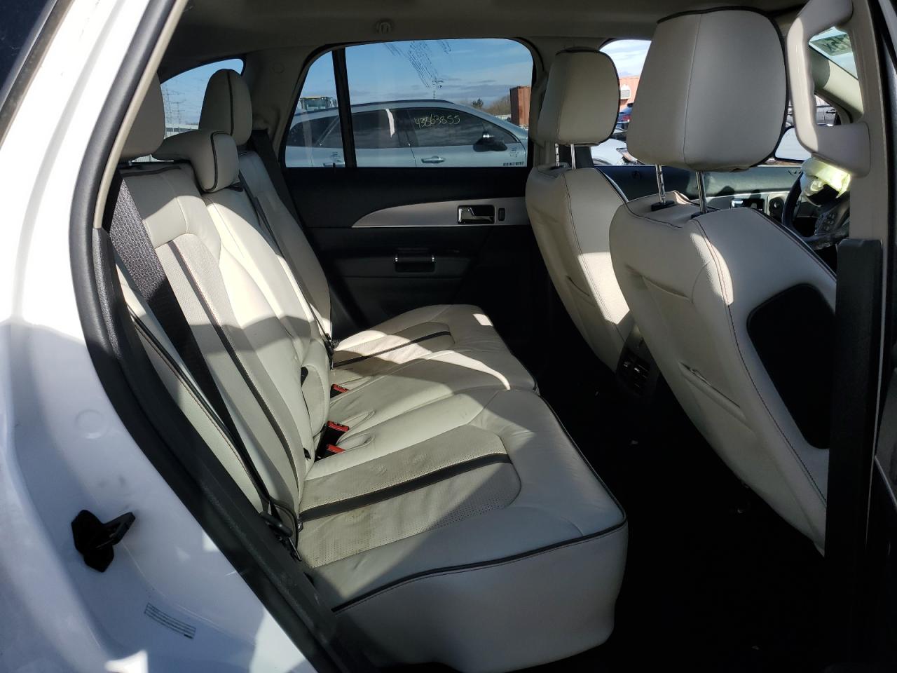 2014 Lincoln MKX - Image 10