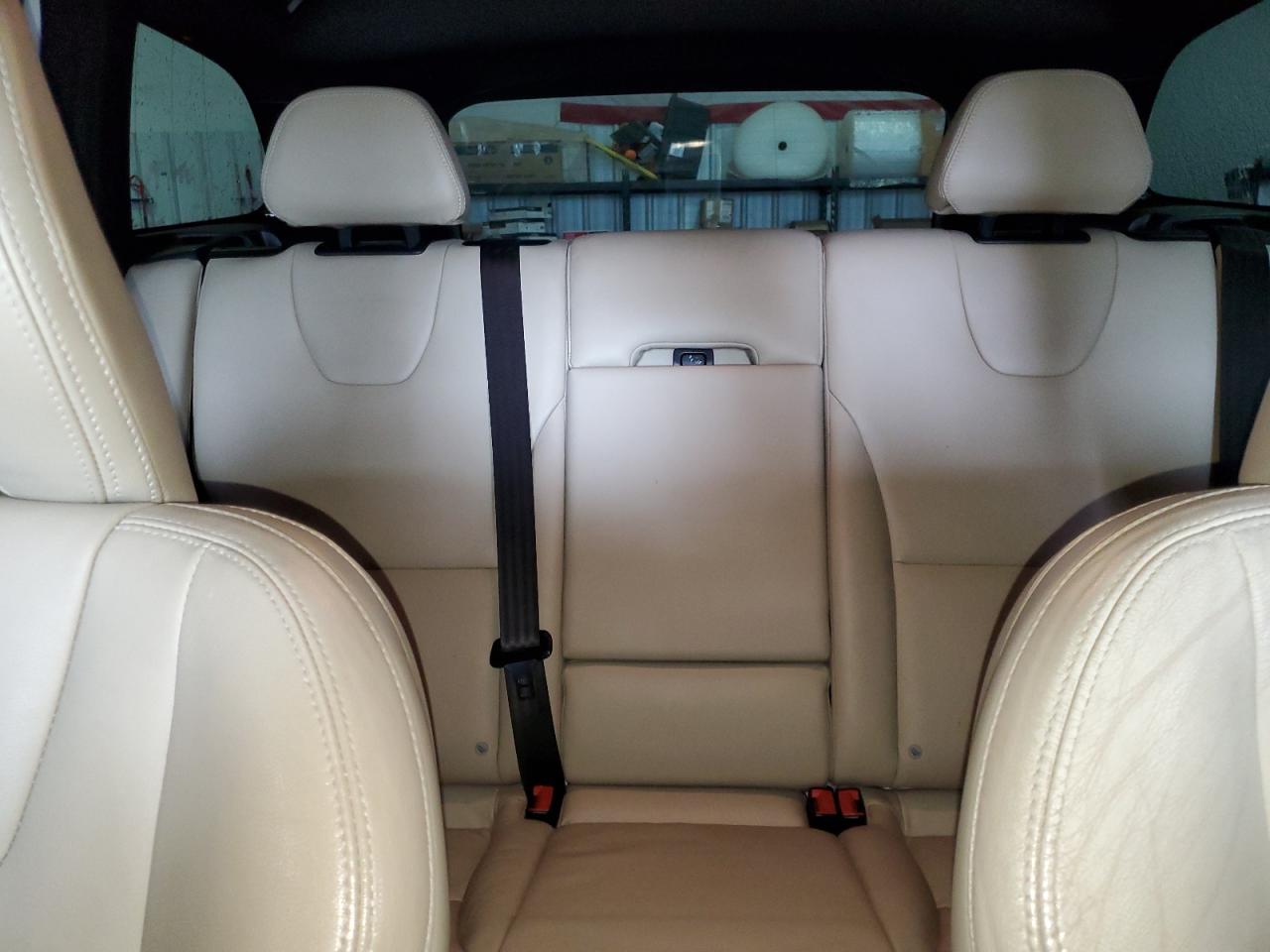 2016 Volvo XC60 - Image 10
