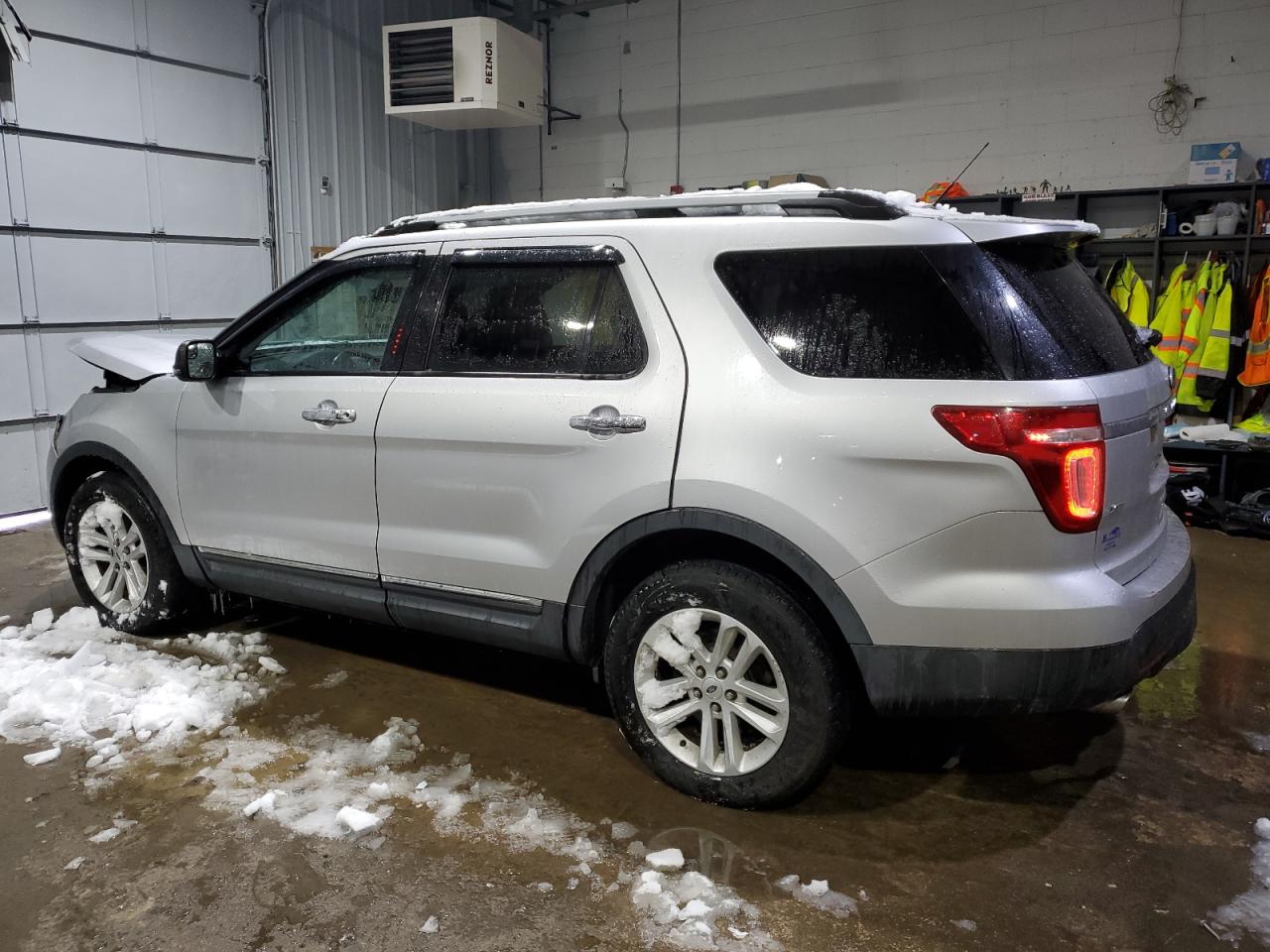 2013 Ford Explorer - Image 2