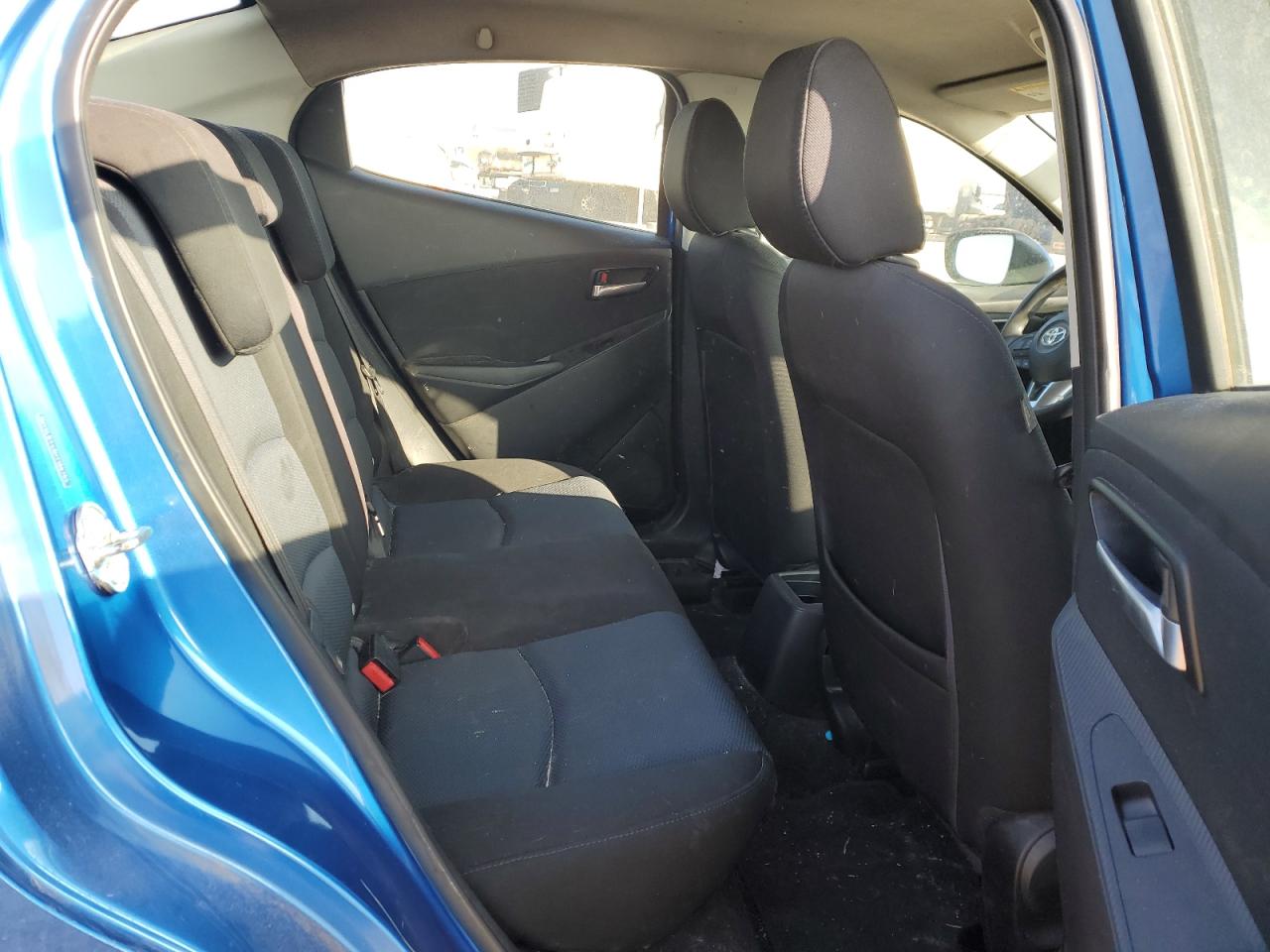 2017 Toyota Yaris - Image 10