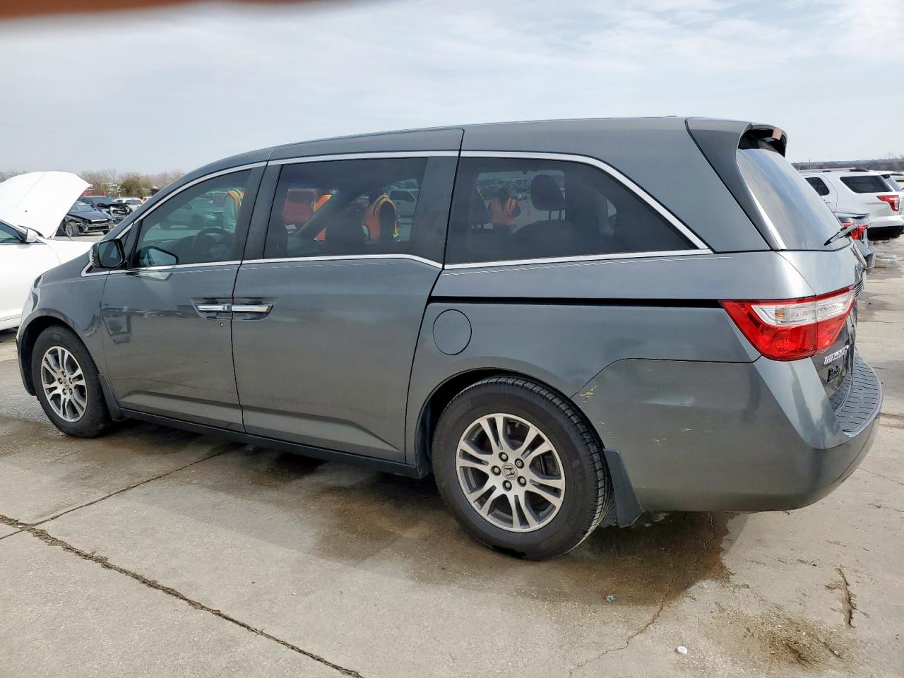 2013 Honda Odyssey - Image 2