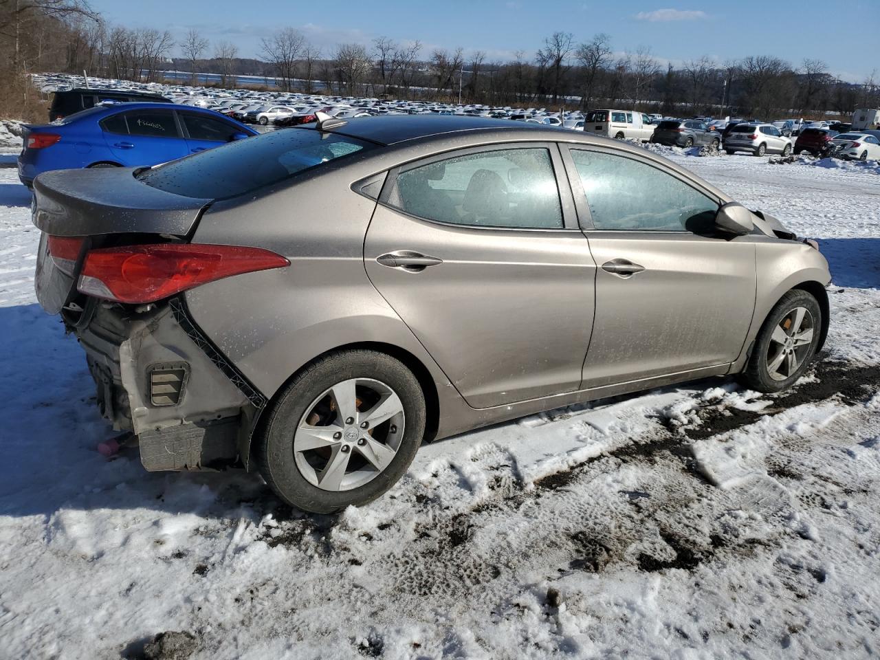 2013 Hyundai Elantra - Image 3