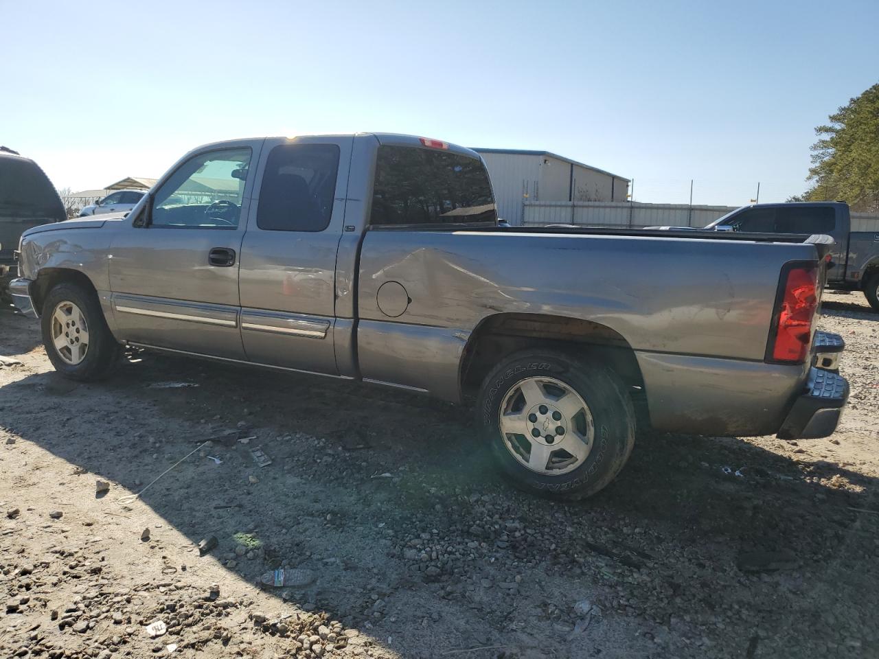 2006 Chevrolet Silverado - Image 2