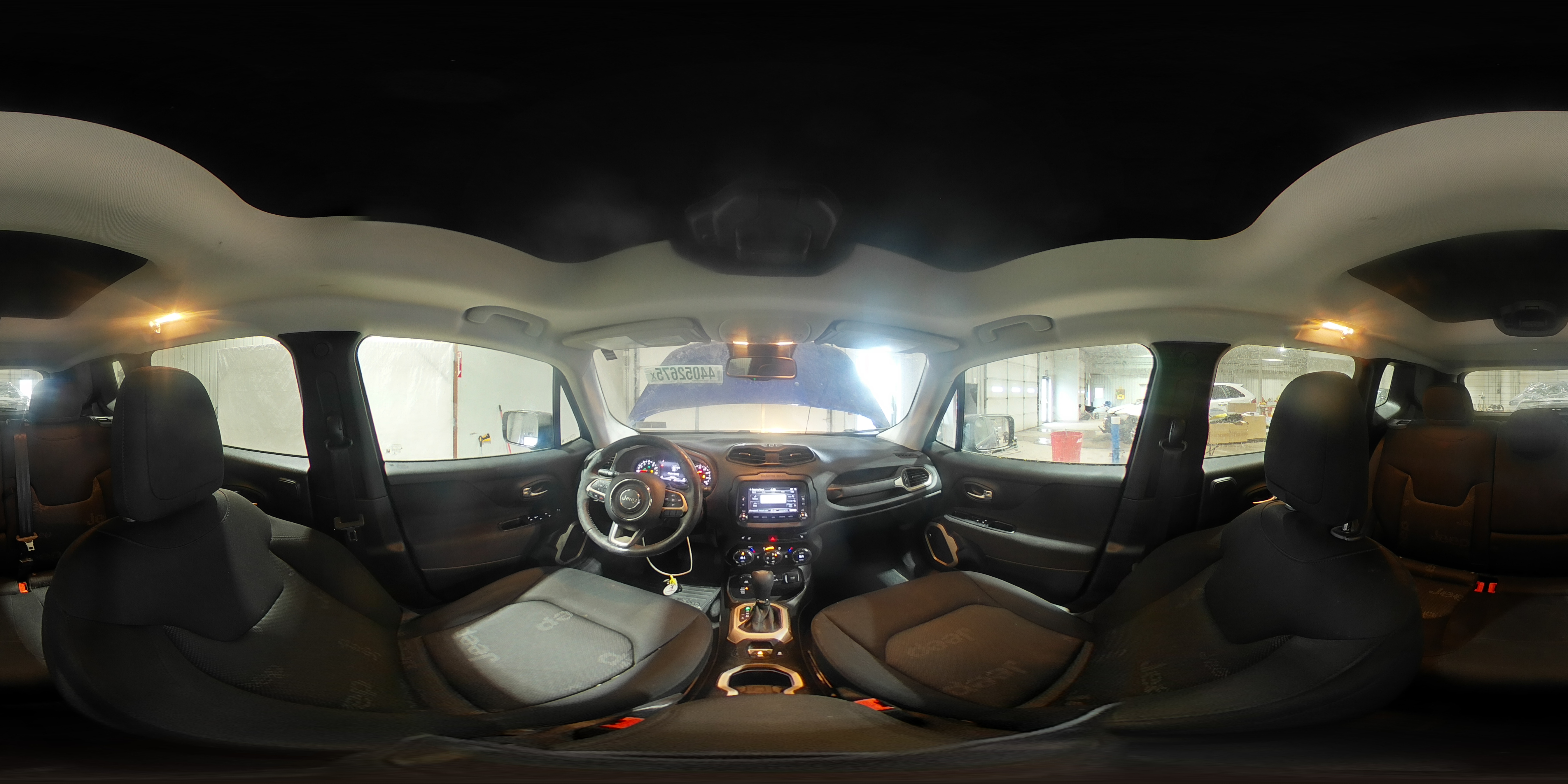 2017 Jeep Renegade - Image 16