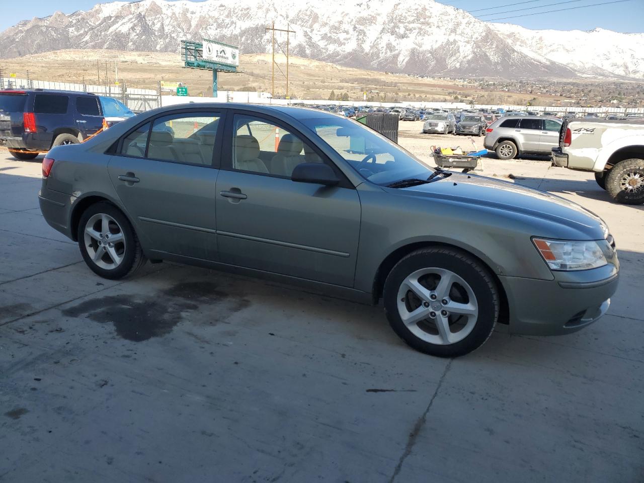 2010 Hyundai Sonata - Image 4
