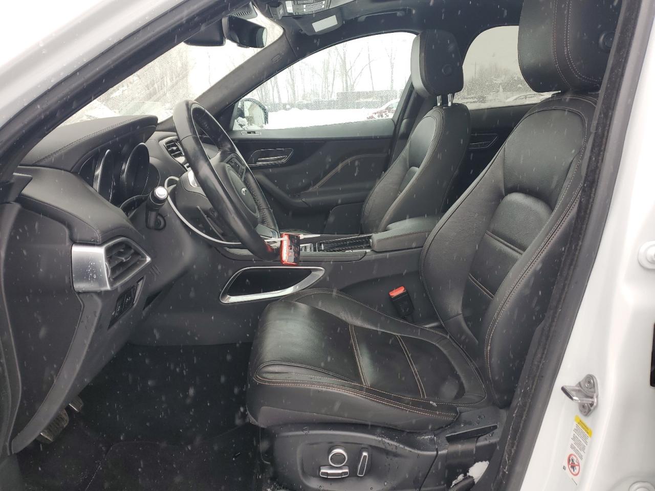 2019 Jaguar F-Pace - Image 7