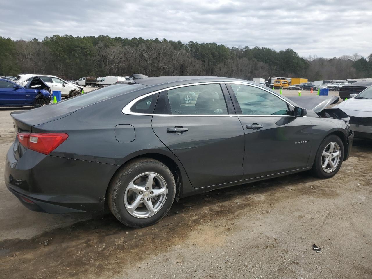 2017 Chevrolet Malibu - Image 3
