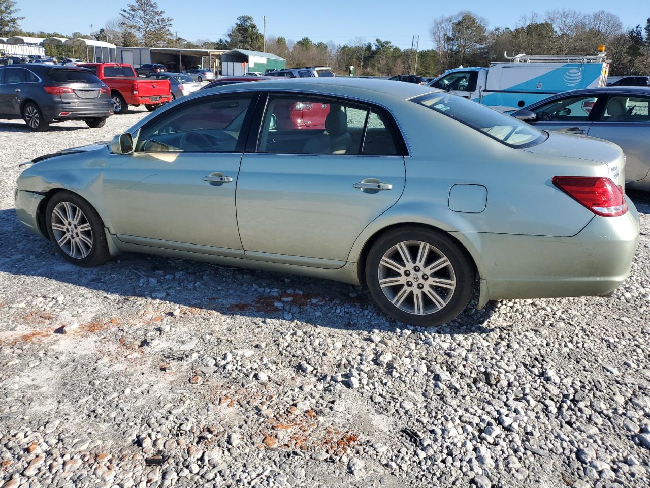 2005 Toyota Avalon - Image 2