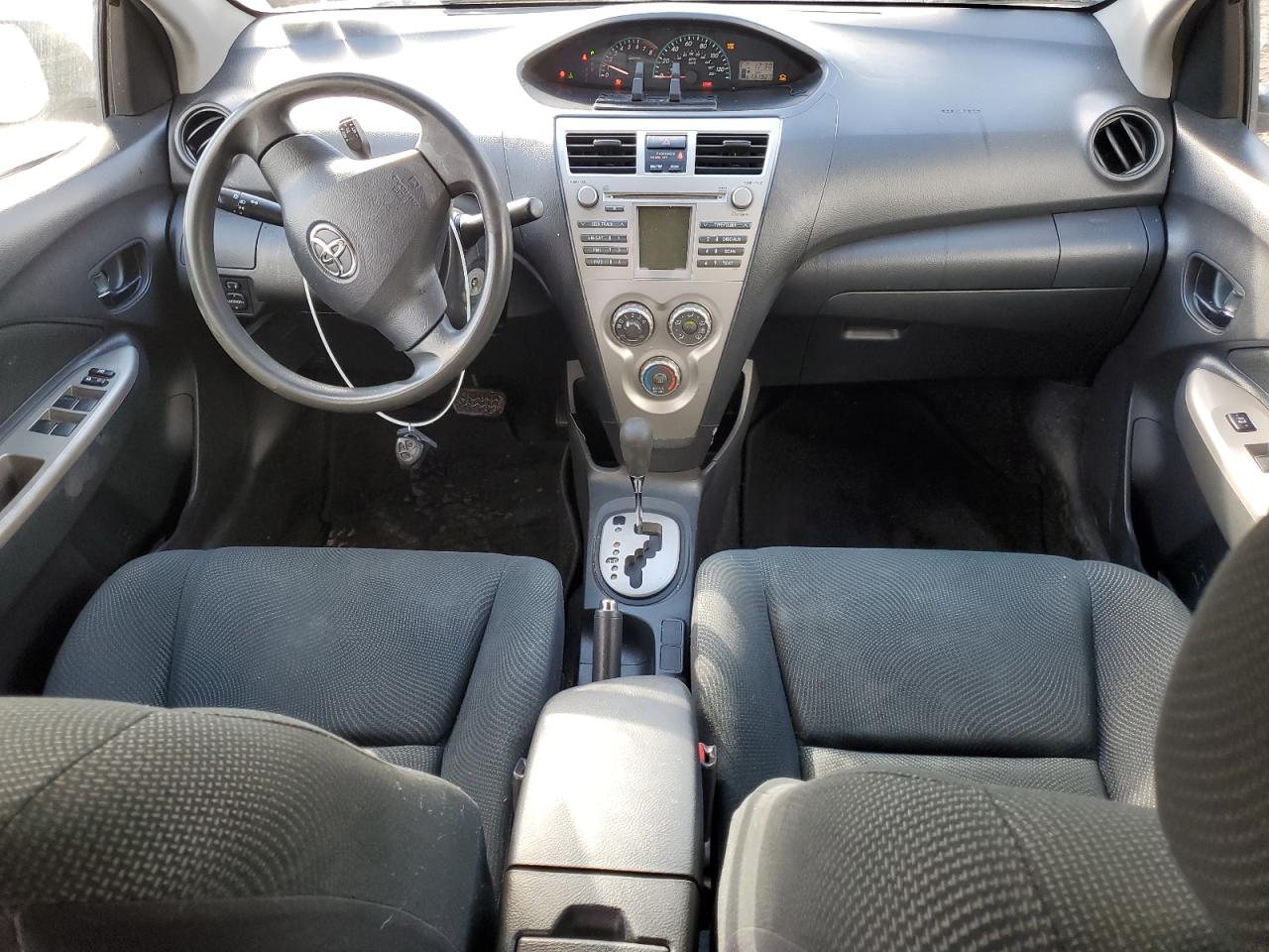 2009 Toyota Yaris - Image 8