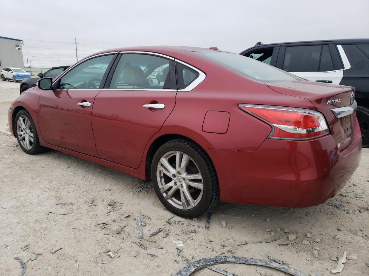 2015 Nissan Altima - Image 2