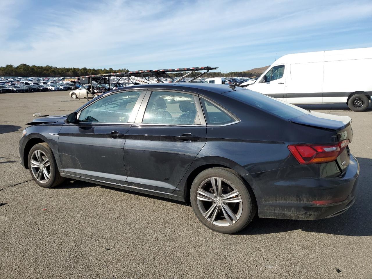 2019 Volkswagen Jetta - Image 2