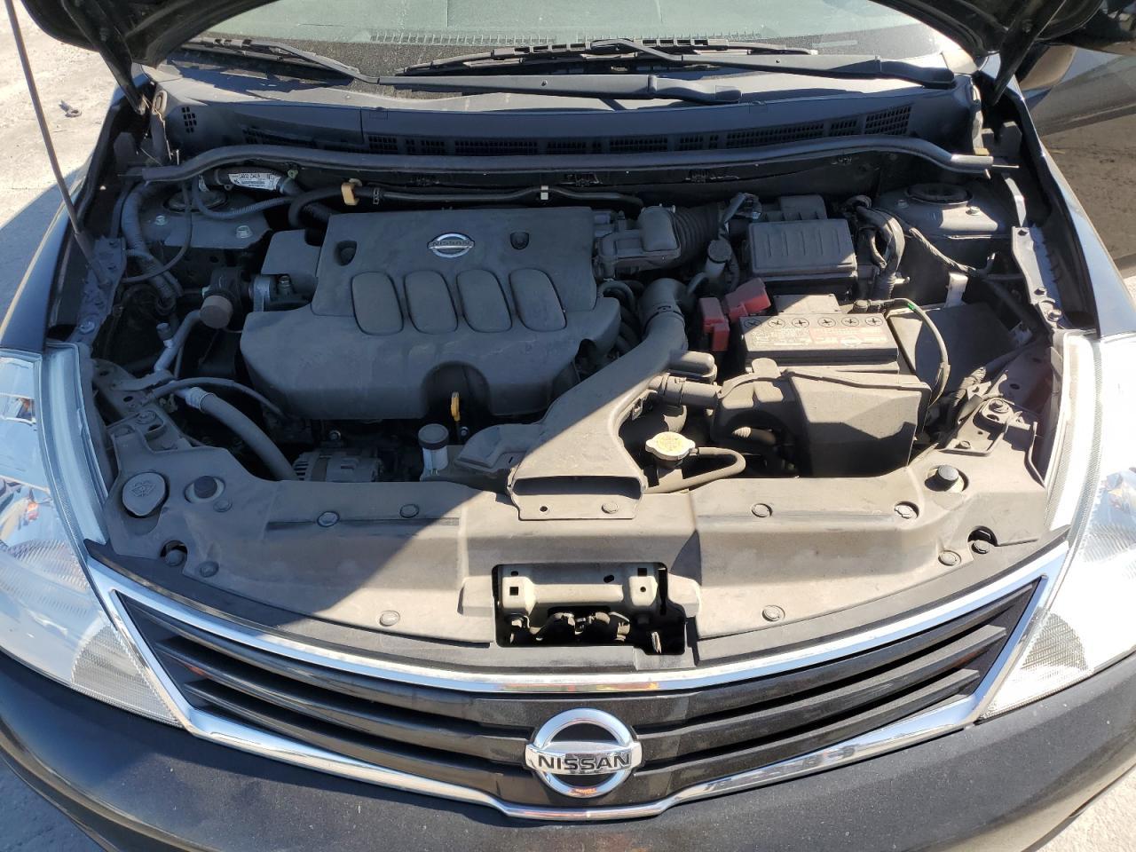 2011 Nissan Versa - Image 13