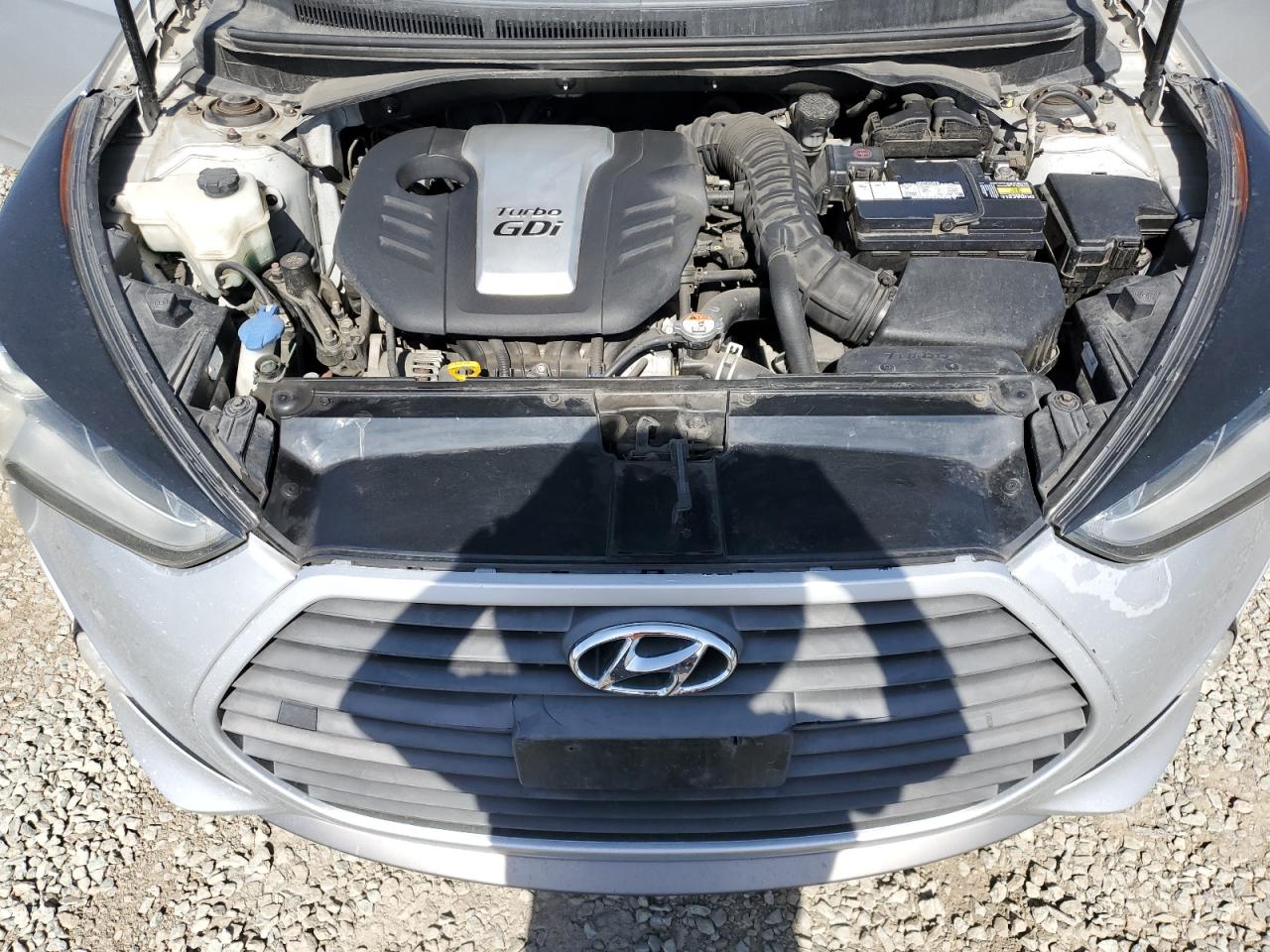 2015 Hyundai Veloster - Image 11