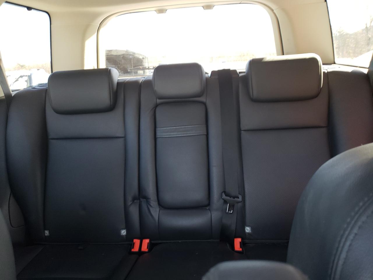 2010 Land Rover LR2 - Image 10
