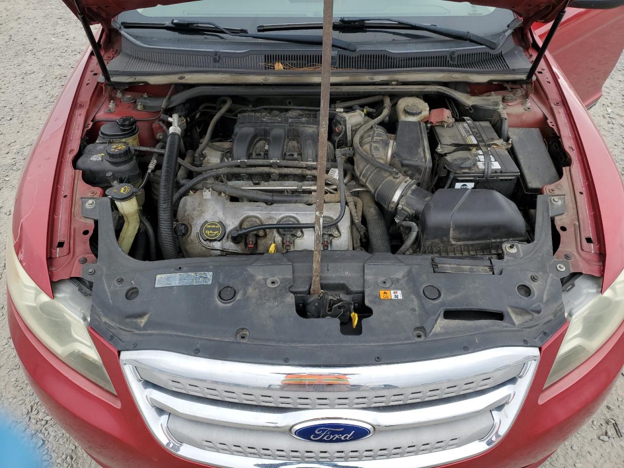 2011 Ford Taurus - Image 12