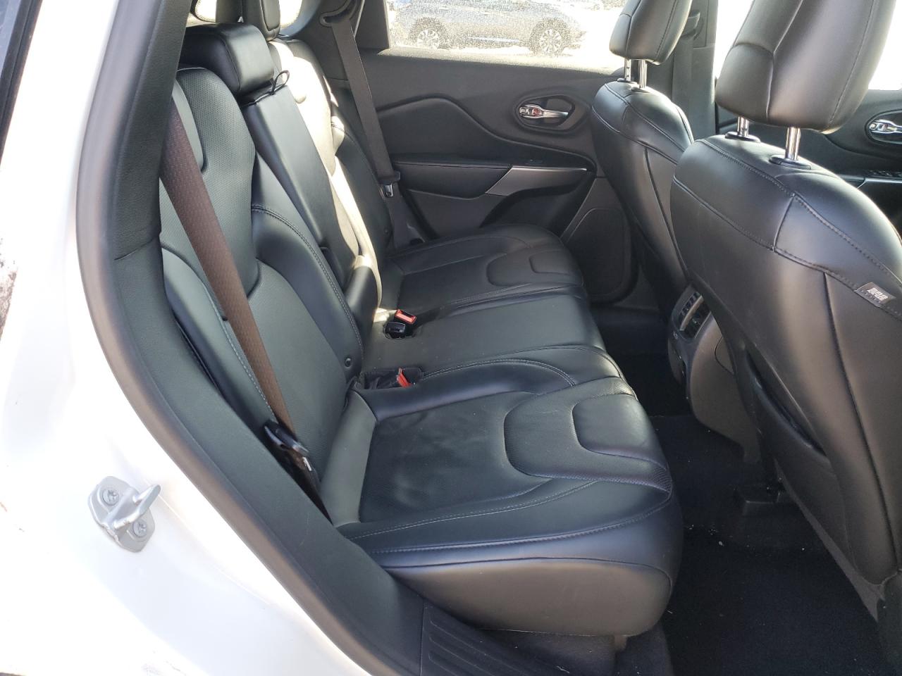 2019 Jeep Grand Cherokee - Image 12