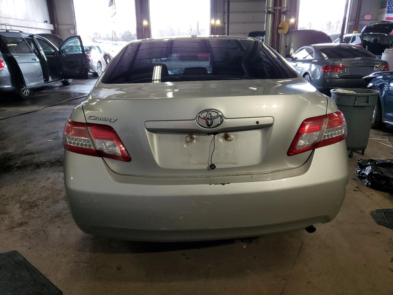 2010 Toyota Camry - Image 6