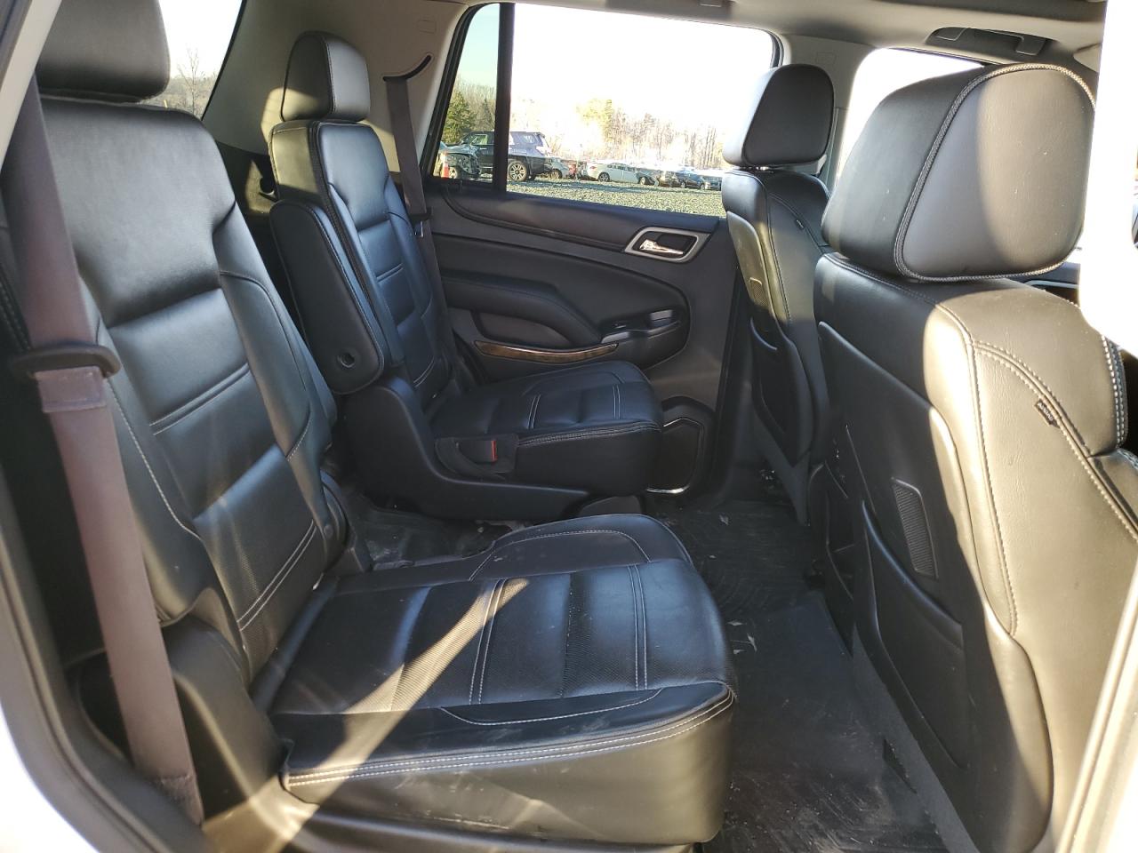 2016 GMC Yukon - Image 11