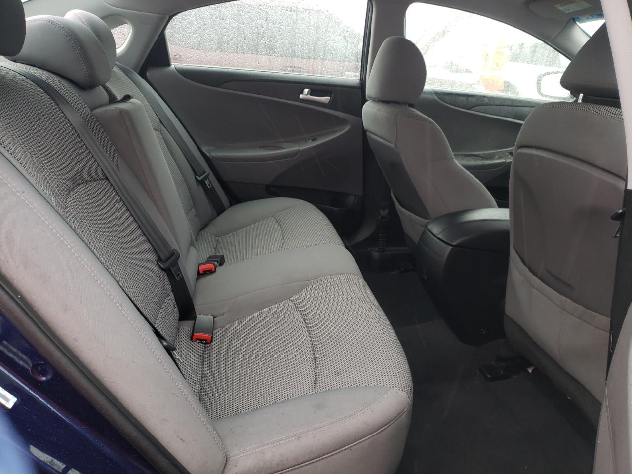 2011 Hyundai Sonata - Image 10