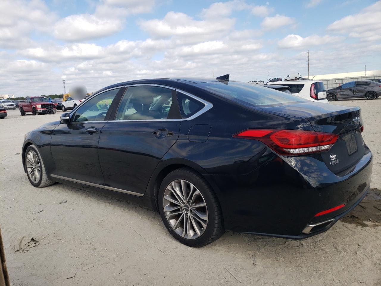 2015 Hyundai Genesis - Image 2