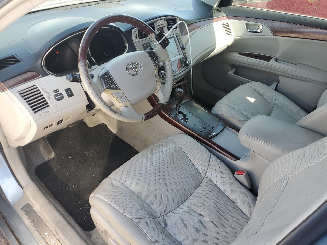 2011 Toyota Avalon - Image 7