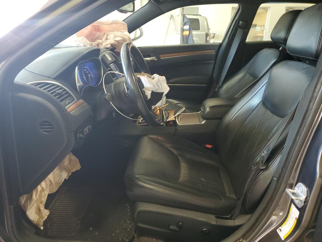 2018 Chrysler 300 - Image 7