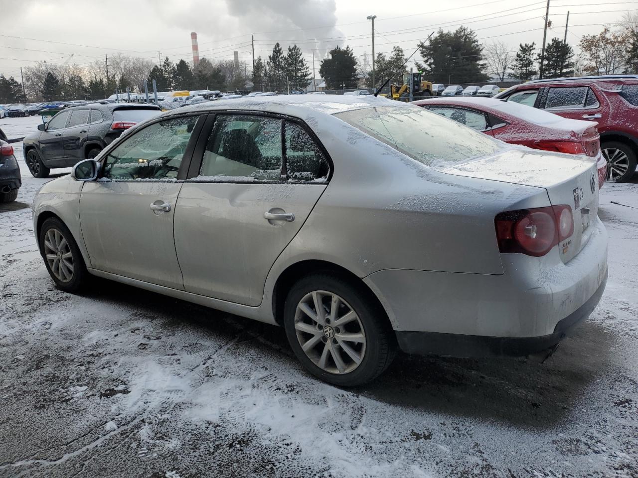 2010 Volkswagen Jetta - Image 2