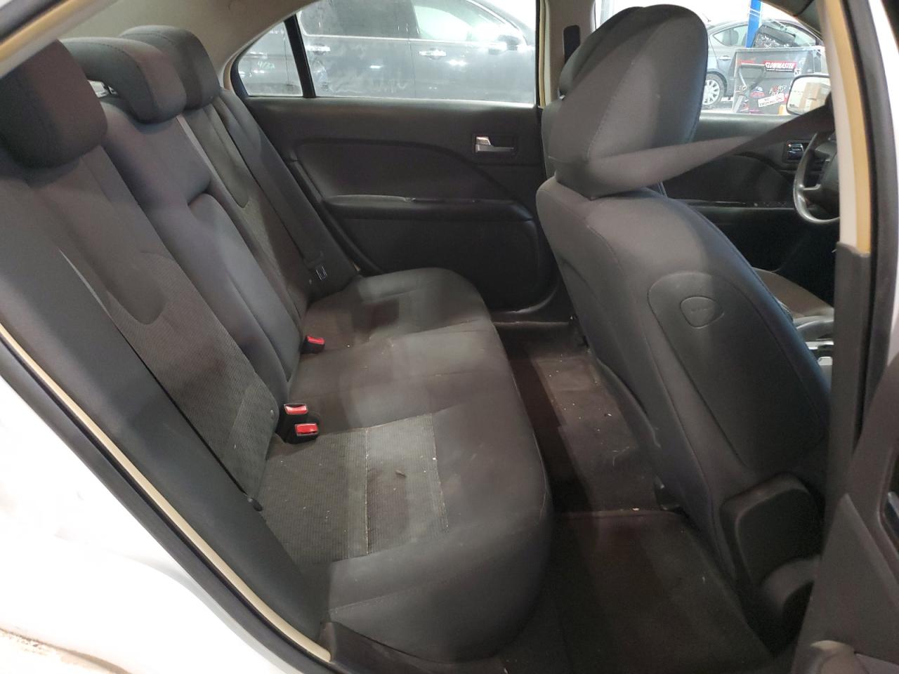 2010 Ford Fusion - Image 10