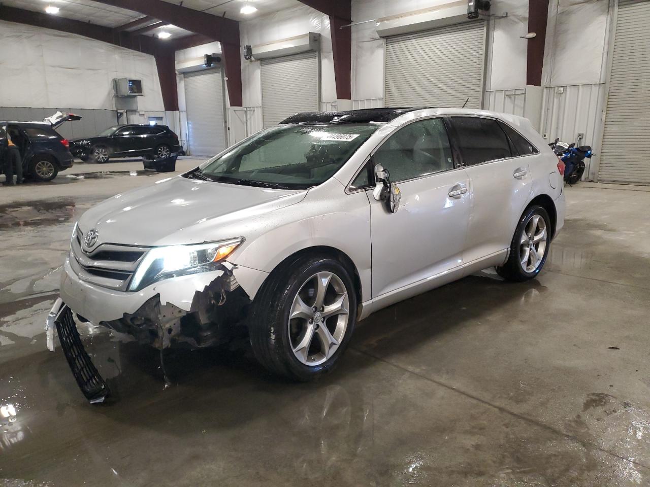 2013 Toyota Venza - Image 1
