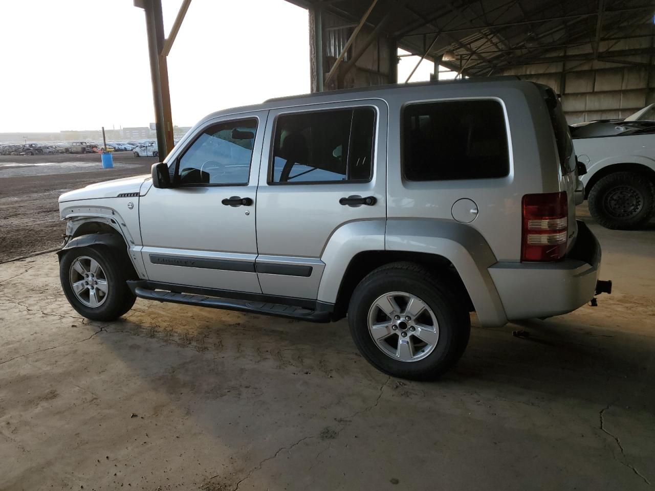 2012 Jeep Liberty (North America) - Image 2