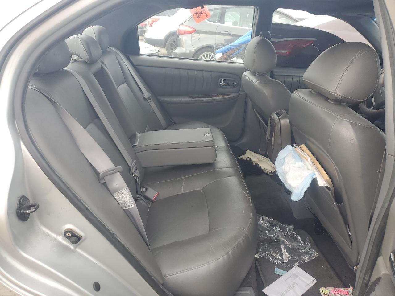 2004 Kia Optima - Image 10