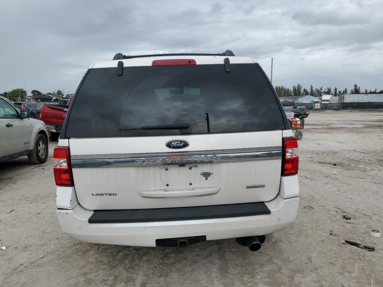 2017 Ford Expedition - Image 6
